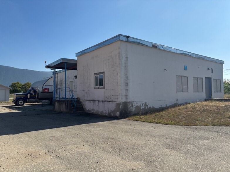 1315 Tappen Valley Rd, Tappen, BC for lease - Building Photo - Image 3 of 5