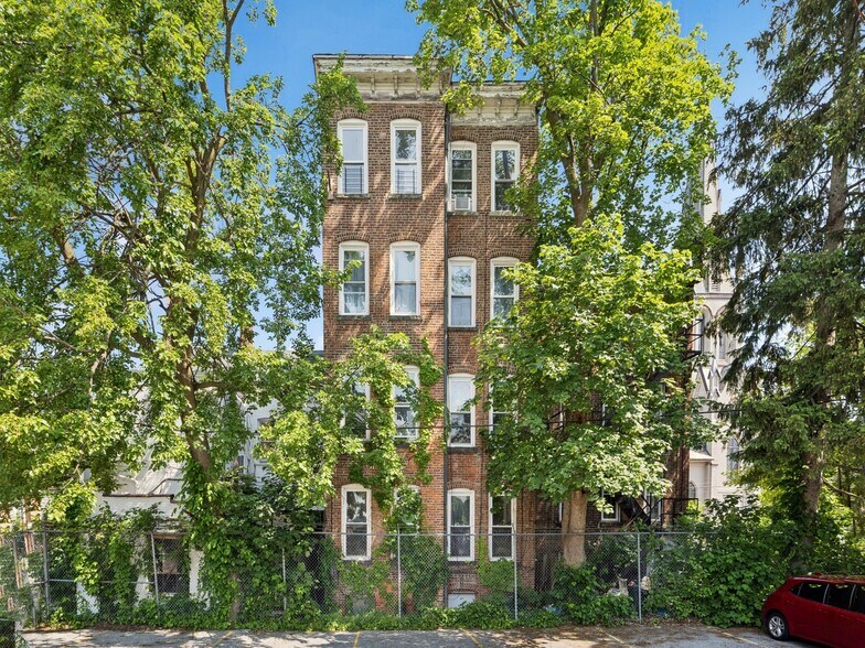 123 3rd St, Newburgh, NY à vendre - Photo du bâtiment - Image 3 de 14