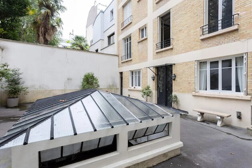 Bureau dans Paris à vendre - Photo du bâtiment - Image 1 de 7