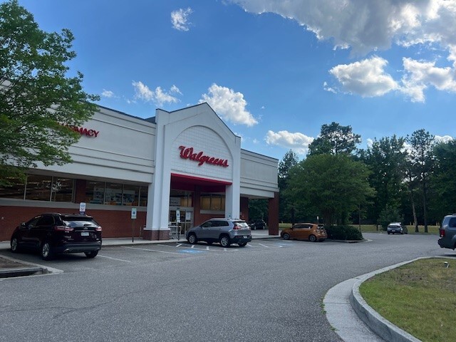 9501 Staples Mill Rd, Richmond, VA for lease - Building Photo - Image 1 of 5