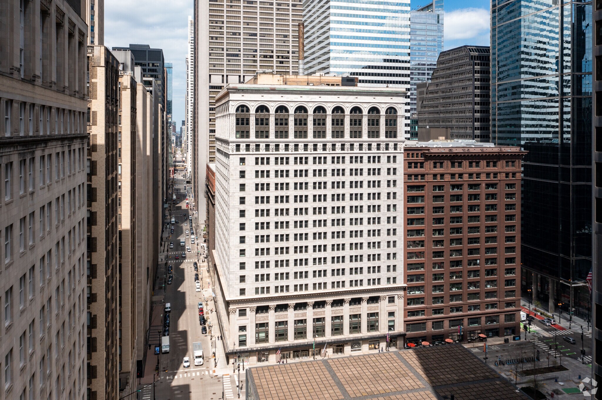 125 S Clark St, Chicago, IL à louer Photo du bâtiment- Image 1 de 15