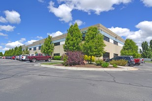 334 N Marshall Way, Layton UT - Entrepôt