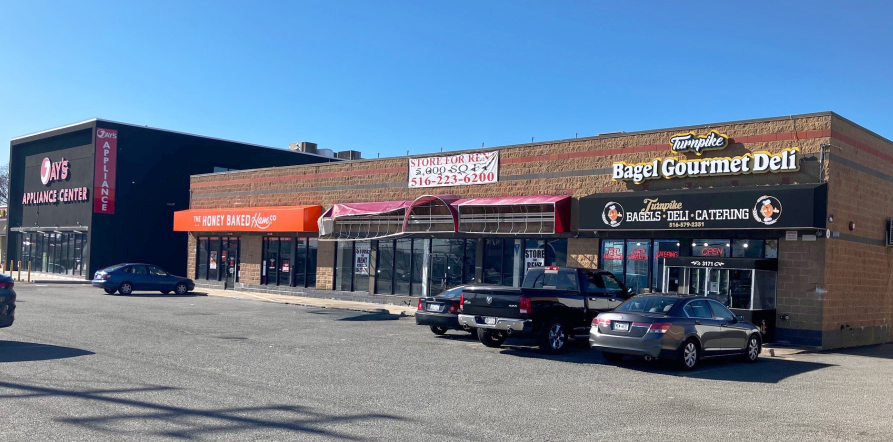 3171 Hempstead Tpke, Levittown, NY for lease Primary Photo- Image 1 of 13
