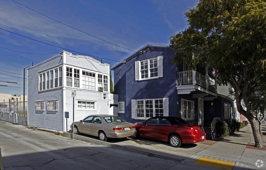 5th & Pennsylvania portfolio of 4 properties for sale on LoopNet.ca - Primary Photo - Image 2 of 4