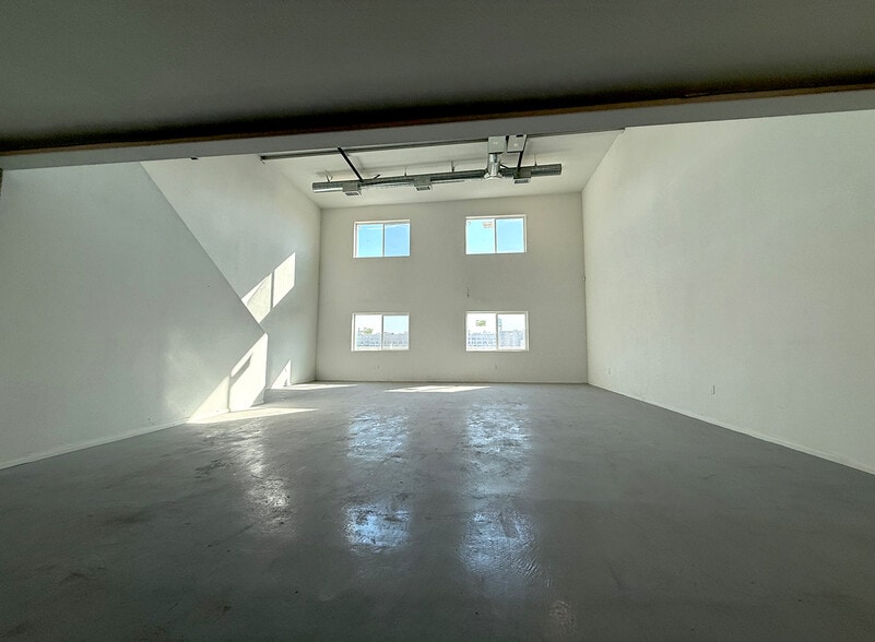 746-756 Ceres Ave, Los Angeles, CA for lease - Interior Photo - Image 2 of 19