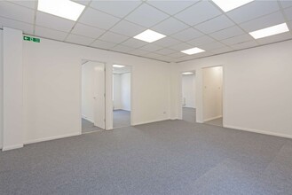 19-23 High St, Kidlington for lease Interior Photo- Image 2 of 4