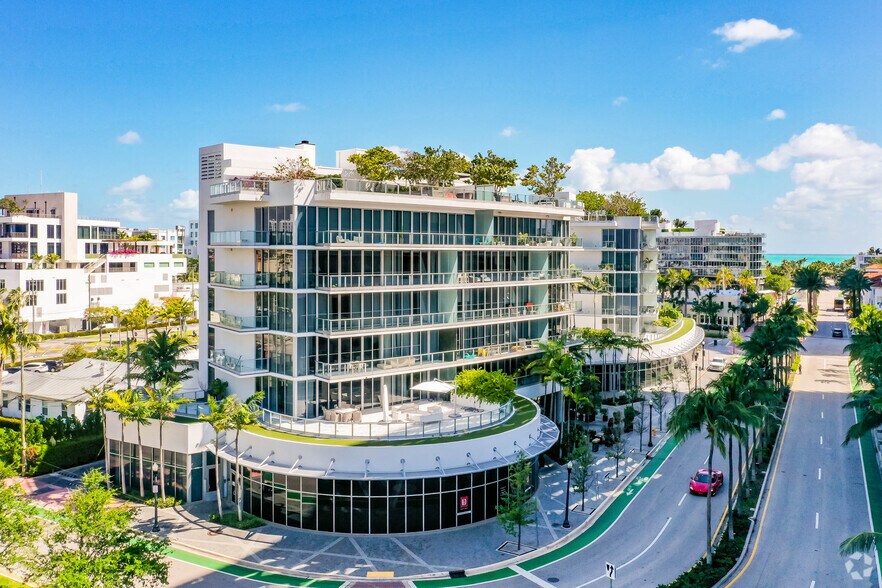 801 S Pointe Dr, Miami Beach, FL à louer - Photo du bâtiment - Image 1 de 28