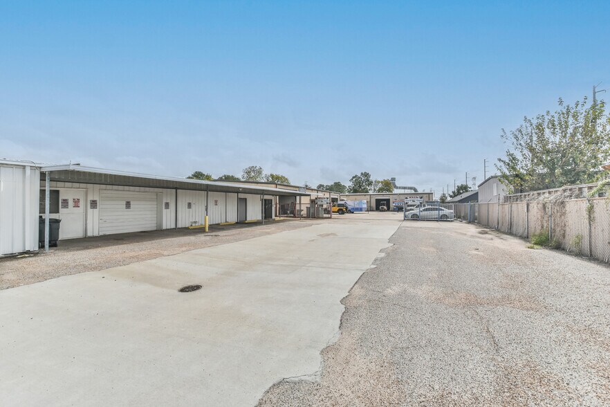 1355 Judiway St, Houston, TX à louer - Photo du bâtiment - Image 3 de 6