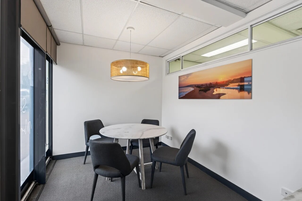 18-20 Waterloo St, Narrabeen, NSW 2101 - Unit 2 - - Interior Photo - Image 2 of 3