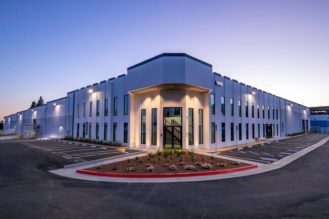 More details for 12450 Foothill Blvd, Sylmar, CA - Industrial for Lease