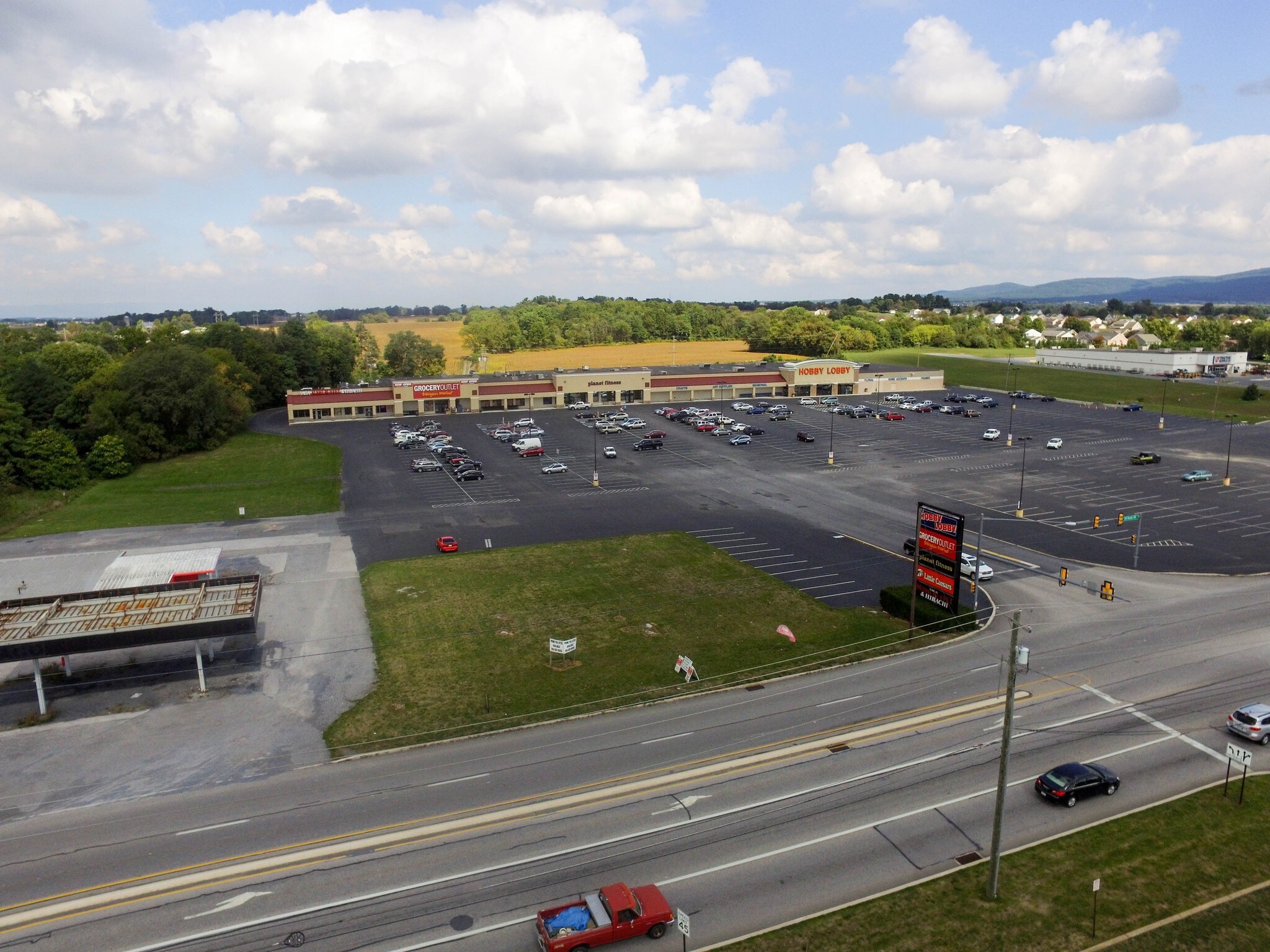1695 E Lincoln Way, Chambersburg, PA for lease Building Photo- Image 1 of 2
