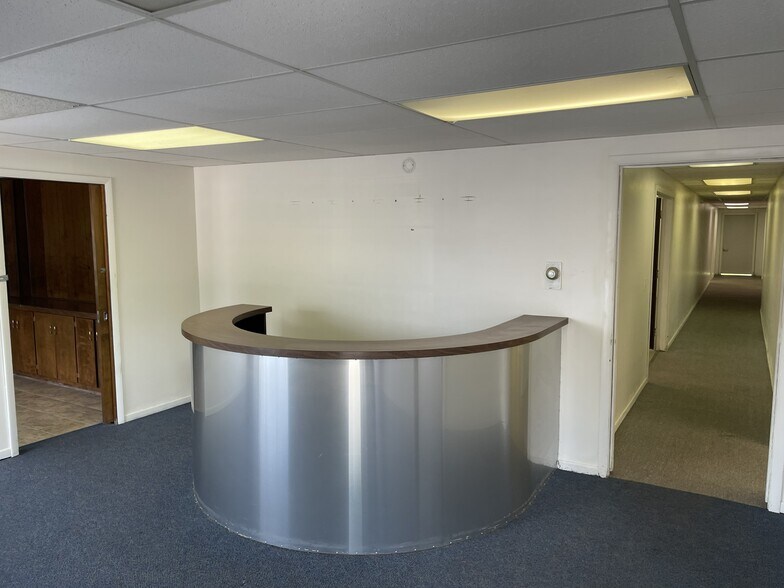 607 E Pike St, Jackson Center, OH à louer - Photo du bâtiment - Image 3 de 7