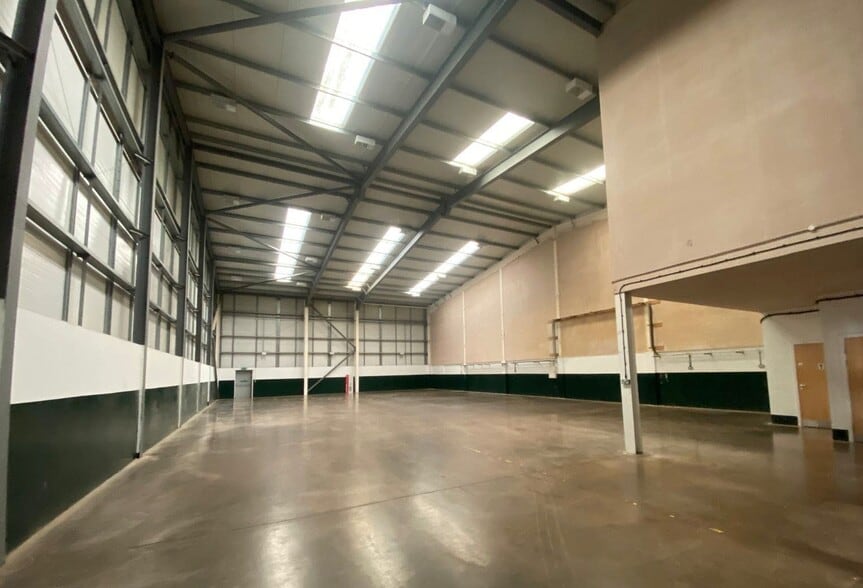 The Quadrant Centre, Quedgeley for lease - Interior Photo - Image 3 of 5