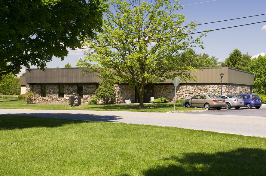 1901 Olde Homestead Ln, Lancaster, PA à vendre - Photo du bâtiment - Image 1 de 1