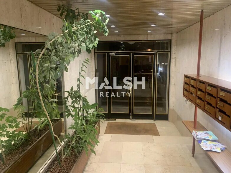 Bureau dans Lyon à vendre - Hall d’entrée - Image 3 de 14