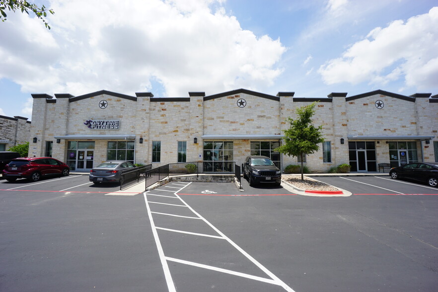 15812 Windermere Dr, Pflugerville, TX for lease - Building Photo - Image 1 of 12