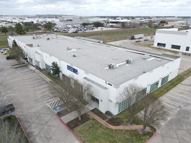 6360 W Sam Houston Pky N, Houston, TX for lease - Building Photo - Image 2 of 6