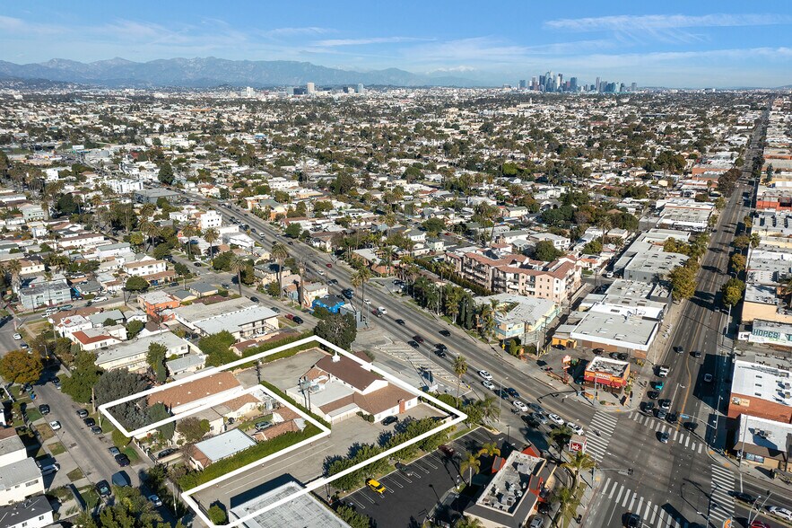 3043 La Brea Ave, Los Angeles, CA à vendre - Photo du bâtiment - Image 1 de 3