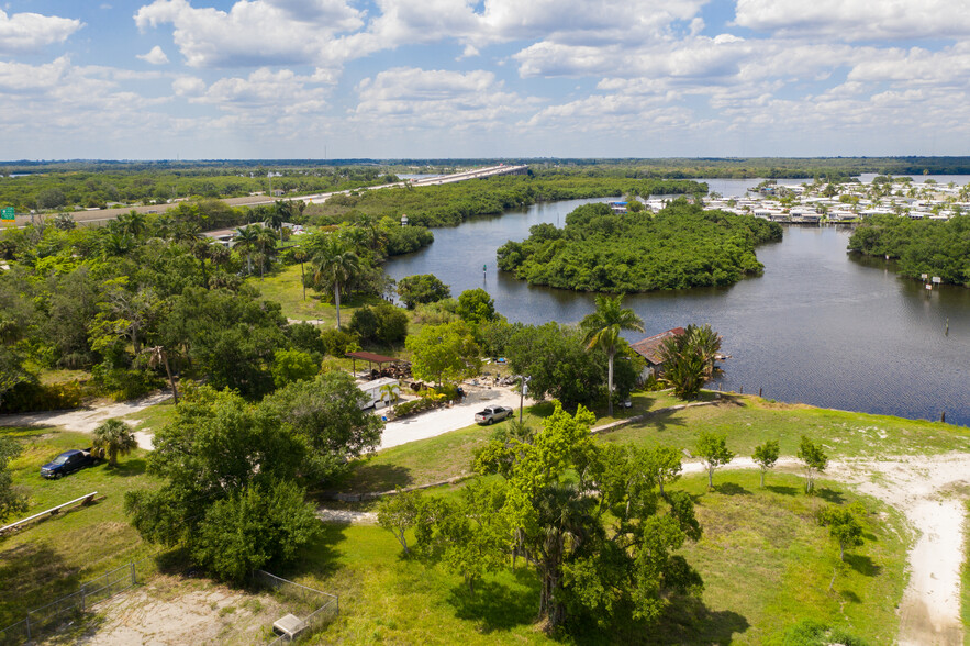 5601 Palm Beach Blvd, Fort Myers, FL à vendre - Photo principale - Image 1 de 1