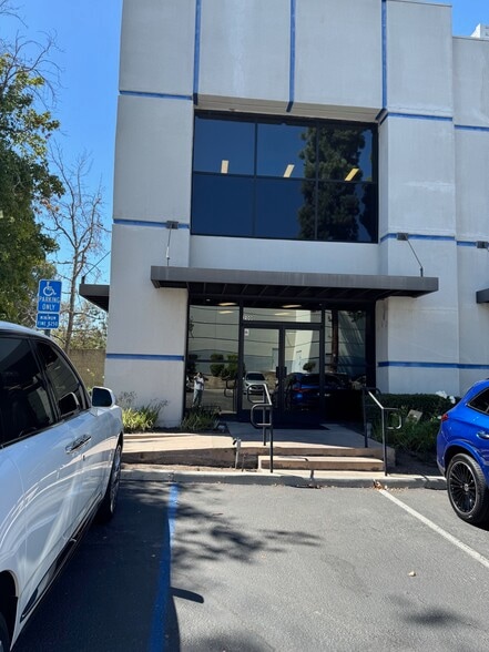 2259 Ward Ave, Simi Valley, CA for lease - Building Photo - Image 3 of 10