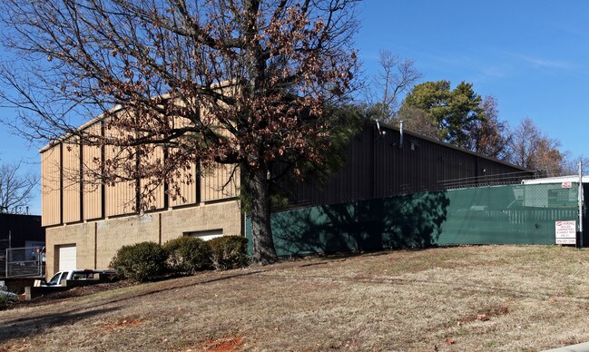 Plus de détails pour 5916 Triangle Dr, Raleigh, NC - Industriel à louer