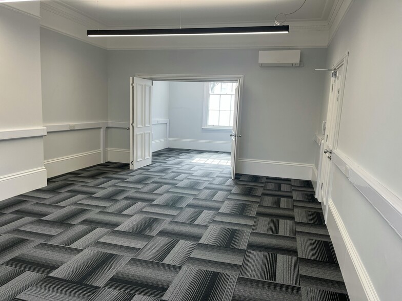 14 Hamilton Ter, Leamington Spa for lease - Building Photo - Image 2 of 9