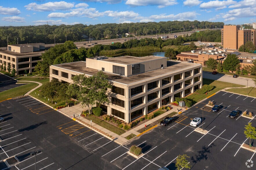 4200 Commerce Ct, Lisle, IL à louer - Aérien - Image 2 de 8
