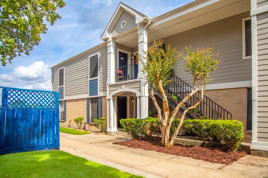 8600 Theta St, Houston, TX for sale - Building Photo - Image 3 of 39