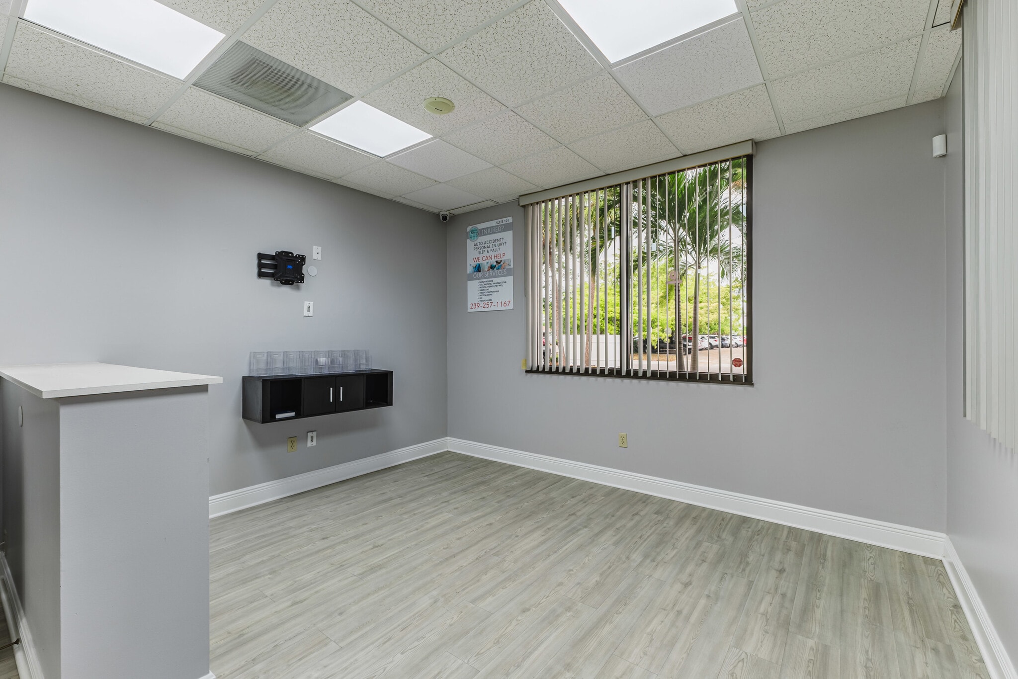1425 Viscaya Pky, Cape Coral, FL for lease Interior Photo- Image 1 of 15