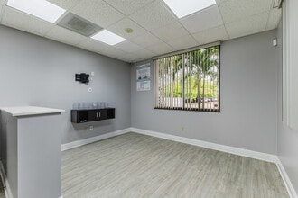 1425 Viscaya Pky, Cape Coral, FL for lease Interior Photo- Image 1 of 15