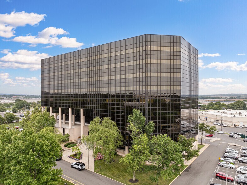 110 Fieldcrest Ave, Edison, NJ à louer - Photo du bâtiment - Image 1 de 26