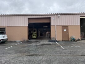 3,500 SF WAREHOUSE - Entrepôt