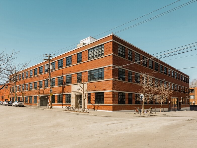 5555-5575 Av Casgrain, Montréal, QC for lease - Building Photo - Image 1 of 2