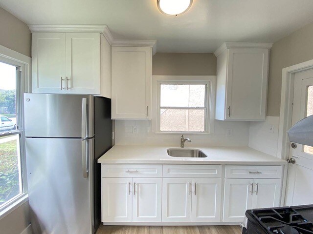 2620 S Barrington Ave, Los Angeles, CA à vendre - Photo du bâtiment - Image 3 de 15