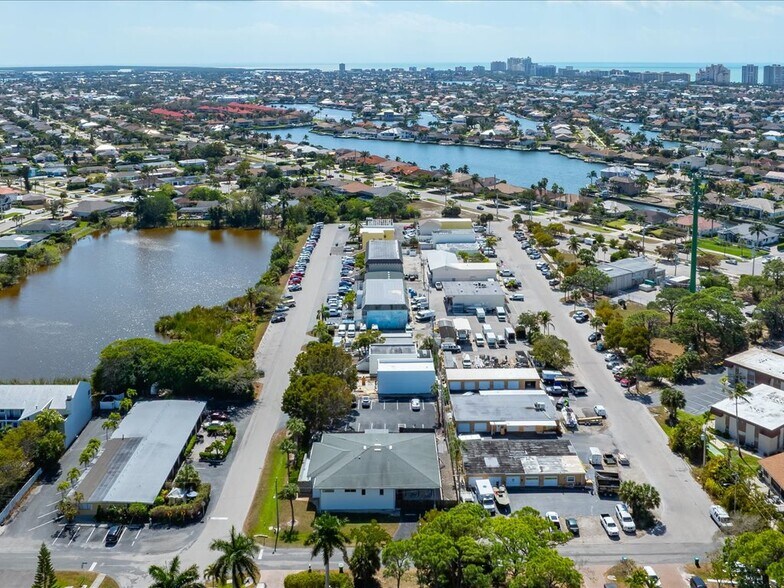 47 Front St, Marco Island, FL à vendre - Aérien - Image 3 de 8