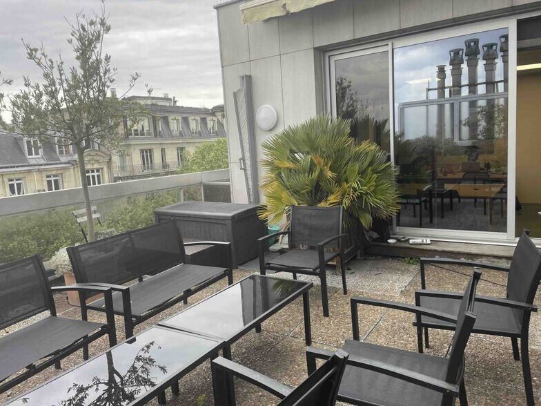 28 Avenue De Messine, Paris à louer - Photo du bâtiment - Image 3 de 10