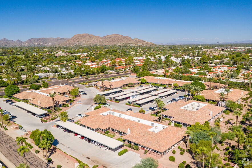 5665 N Scottsdale, Scottsdale, AZ à louer - Photo du bâtiment - Image 2 de 2