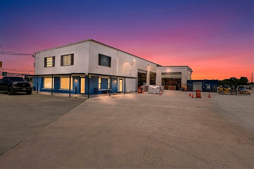 662 N WW White Rd, San Antonio, TX for sale - Building Photo - Image 1 of 12