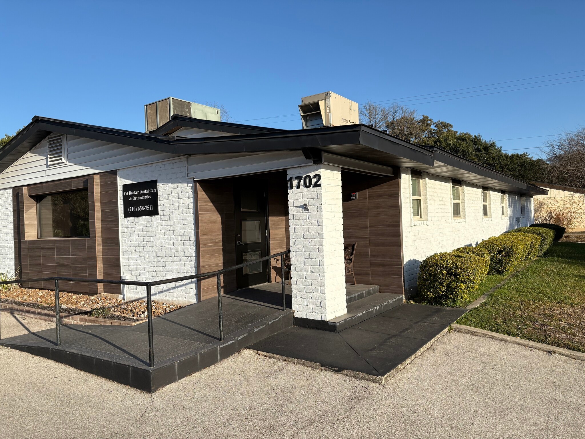 1702 Pat Booker Rd, Universal City, TX for lease Primary Photo- Image 1 of 9