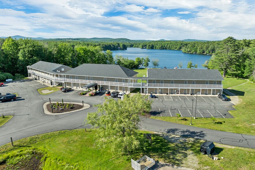 280 S Main St, Wolfeboro, NH à vendre - Photo du bâtiment - Image 1 de 25