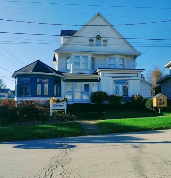 301 Liberty St, Perryopolis, PA à vendre - Photo du bâtiment - Image 2 de 2