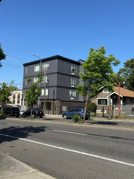 6640 NE Martin Luther King Jr Blvd, Portland, OR à louer - Photo principale - Image 1 de 9