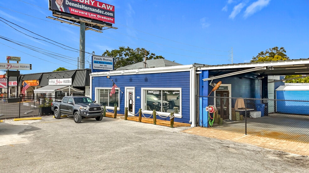 9293 Bay Pines Blvd, Saint Petersburg, FL à louer - Photo principale - Image 1 de 7