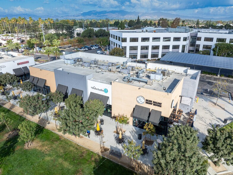 8420-8440 Balboa Blvd, Northridge, CA à louer - Photo du bâtiment - Image 3 de 18