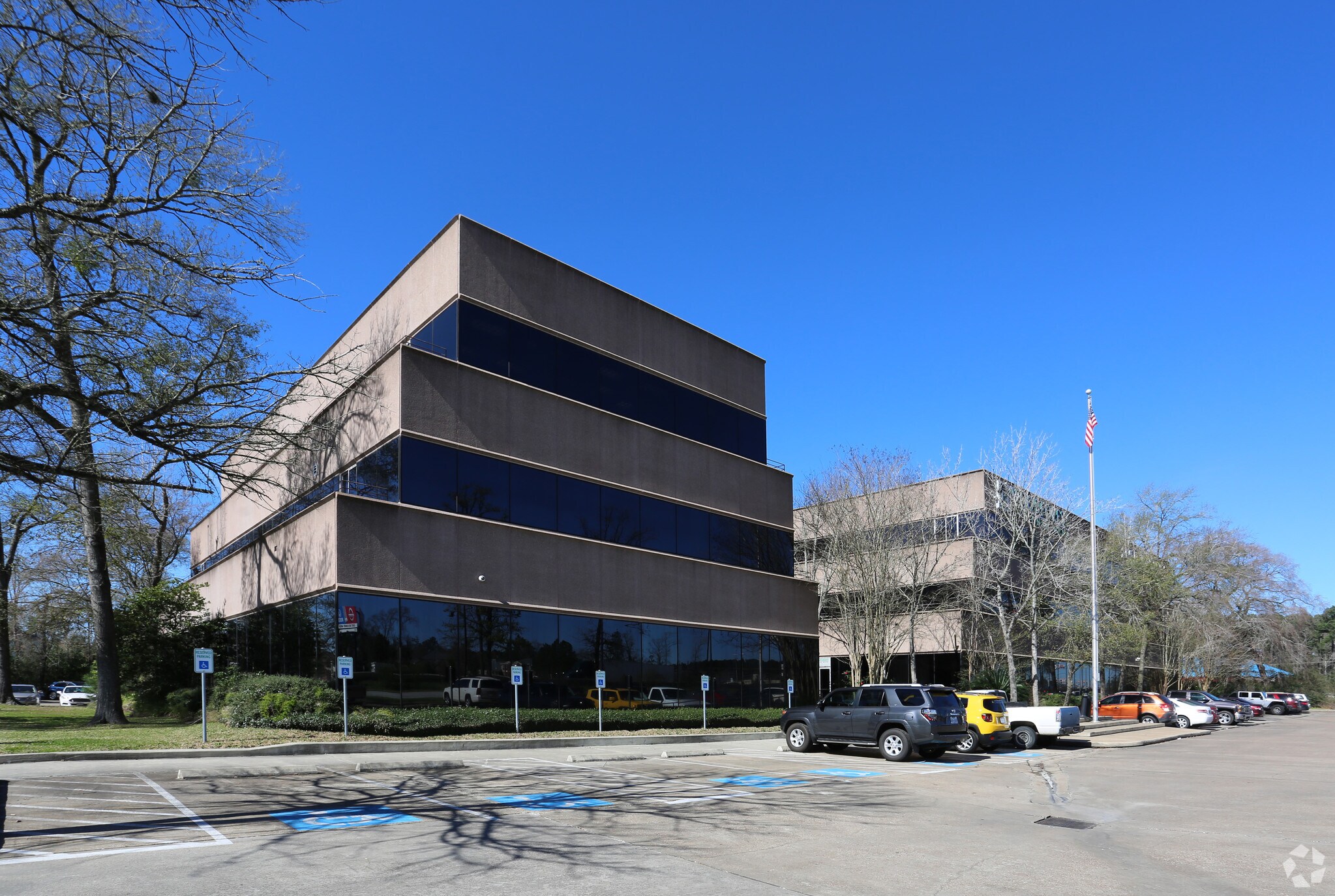 200 River Pointe Dr, Conroe, TX for lease Primary Photo- Image 1 of 20