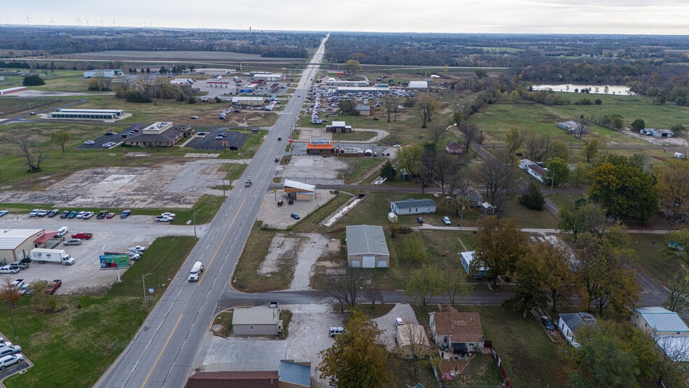 1303 East St, Iola, KS for sale - Building Photo - Image 2 of 15
