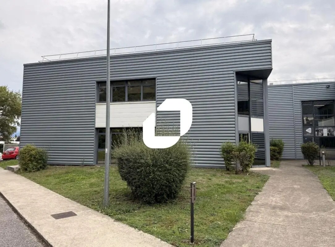 Office in Échirolles for lease Building Photo- Image 1 of 7