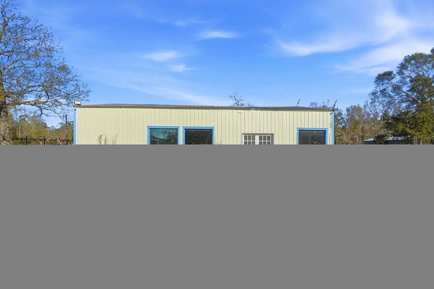 17505 FM 1485, New Caney, TX à louer - Photo du bâtiment - Image 2 de 8