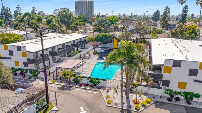 Plus de détails pour 1959-1961 Maple Ave, Costa Mesa, CA - Multi-résidentiel à vendre