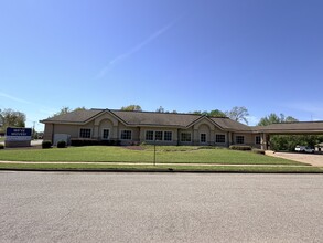 9 Physicians Dr, Jackson, TN for lease Interior Photo- Image 1 of 11